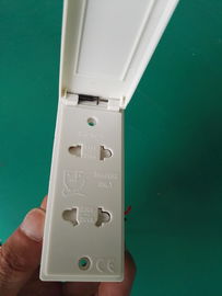 Διπλές υποδοχές ηλεκτρικής δύναμης ξυριστικών μηχανών για τον καθρέφτη, ενσωματωμένη τυποποιημένη ηλεκτρική έξοδος