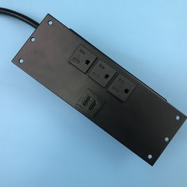 Στο ίδιο επίπεδο τοποθετημένη Tabletop έξοδος δύναμης με τους διπλούς λιμένες USB