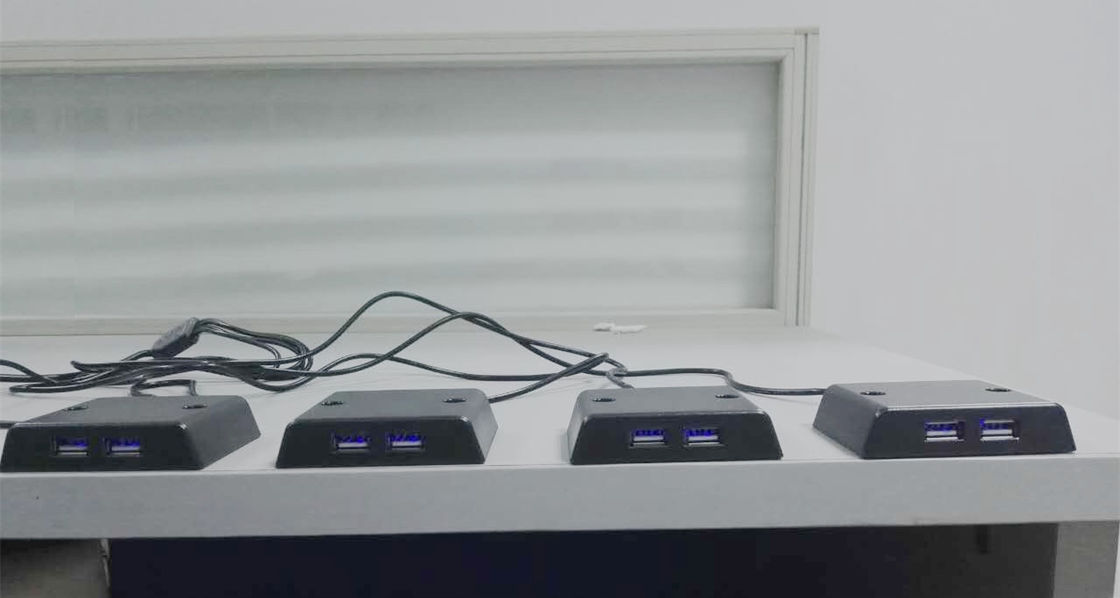 2 ο προσαρμοστής δύναμης χρέωσης λιμένων USB, πολυσύνθετη φορητή επιφάνεια φορτιστών USB τοποθετεί