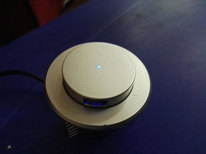 Φορητός σταθμός χρέωσης Usb ταξιδιού στρογγυλή ώθηση που τοποθετείται με 2 φορτιστές Χ USB