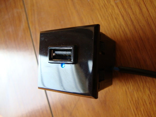 Καθολικός ενιαίος σταθμός χρέωσης Usb λιμένων μίνι για τα έξυπνα τηλέφωνα/τις φορητές συσκευές